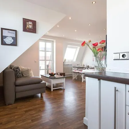 Lilly & Max Apartment